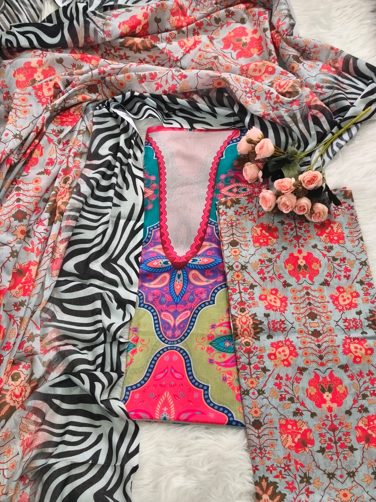 Style Arrow Grey Red Floral Three Piece